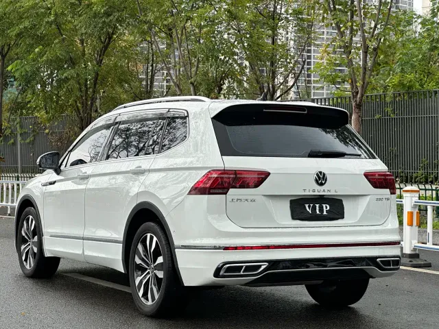 Volkswagen Tiguan L — Фото автомобиля 13