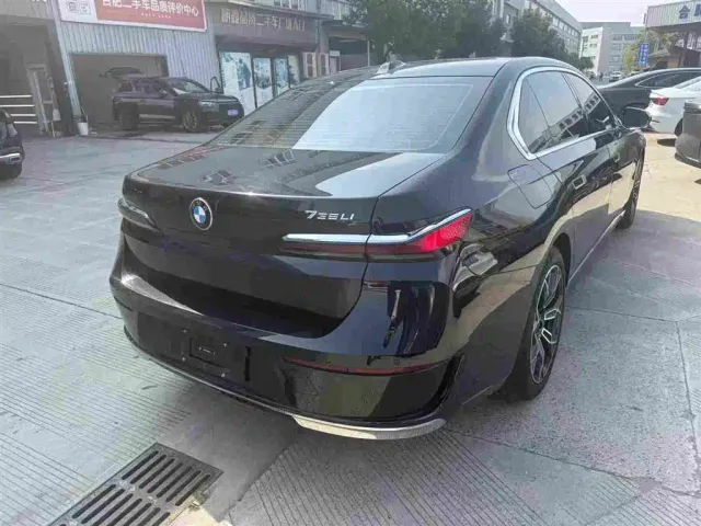 BMW 7 Series — Фото автомобиля 4