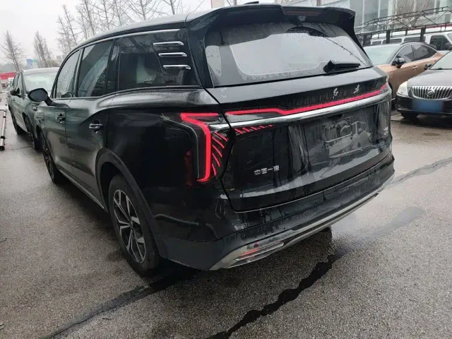 Hongqi HS7 — Фото автомобиля 22