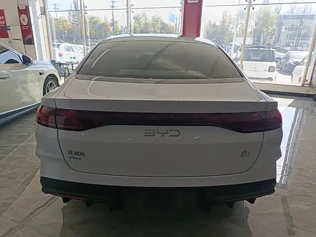 BYD Qin L — Фото автомобиля 5