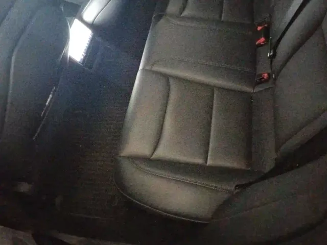 Tesla Model 3 — Фото автомобиля 11