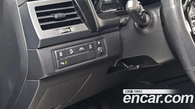 KG_Mobility_Ssangyong Rexton Новый Rexton Sport Khan Дизель 2.2 4WD — Фото автомобиля 17