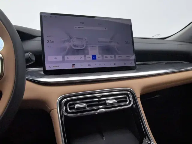 Geely Galaxy Stellar 6 — Фото автомобиля 12