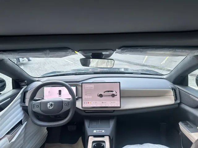 Volvo XC70 Plug-in Hybrid — Фото автомобиля 10