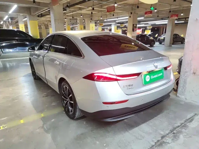 Roewe D7 — Фото автомобиля 4