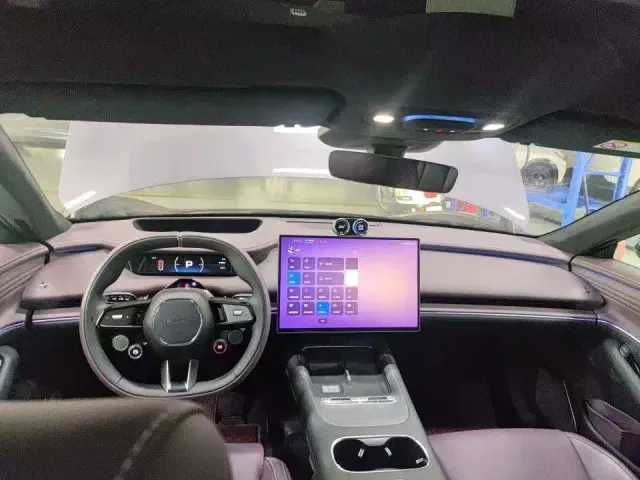 Xiaomi SU7 — Фото автомобиля 6