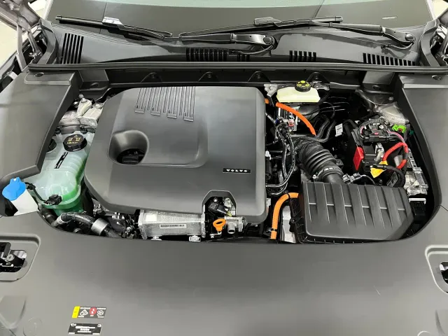 Volvo XC70 Plug-in Hybrid — Фото автомобиля 11