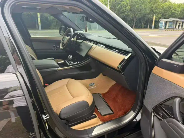 Land Rover Range Rover Sport — Фото автомобиля 12