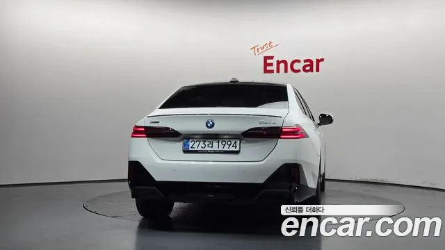 BMW 5-Series — Фото автомобиля 2