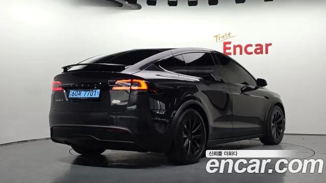 Tesla Model X — Фото автомобиля 2