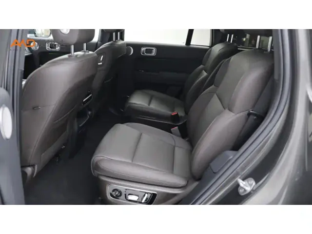 Li Auto L8 — Фото автомобиля 7
