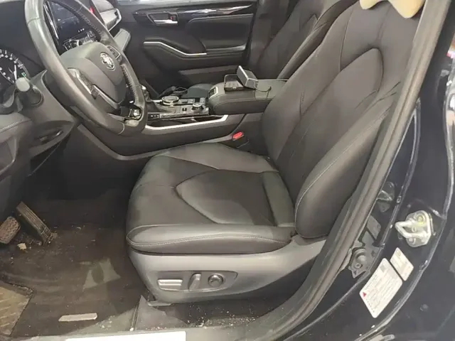 Toyota Highlander 2022 380T 4WD Premium 7-Seater — Фото автомобиля 14