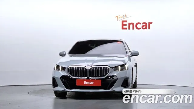 BMW 5 Series — Фото автомобиля 3