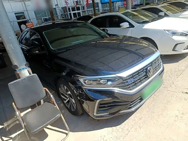 Volkswagen Passat — Фото автомобиля 3