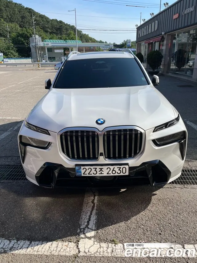 BMW X7 — Фото автомобиля 3
