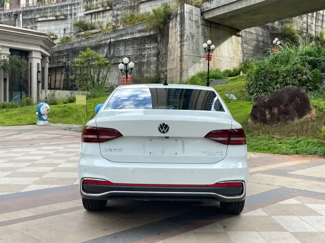 Volkswagen Lavida — Фото автомобиля 11