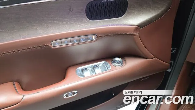Genesis G90 Бензин 3.5 турбо AWD — Фото автомобиля 27