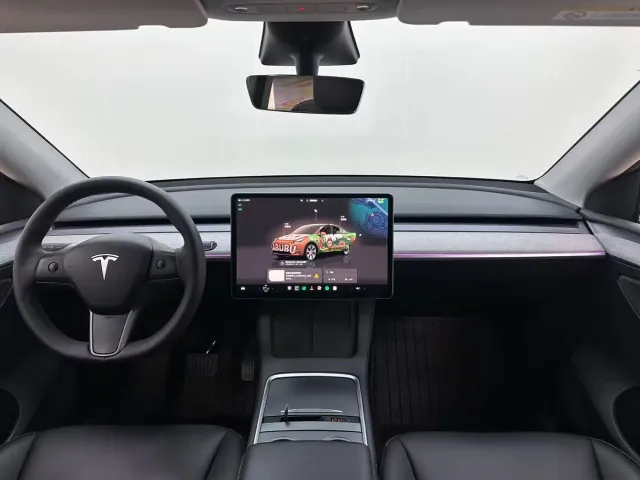 Tesla Model Y — Фото автомобиля 17