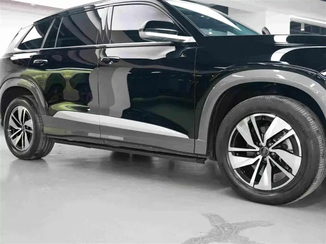 Audi Q6 — Фото автомобиля 15