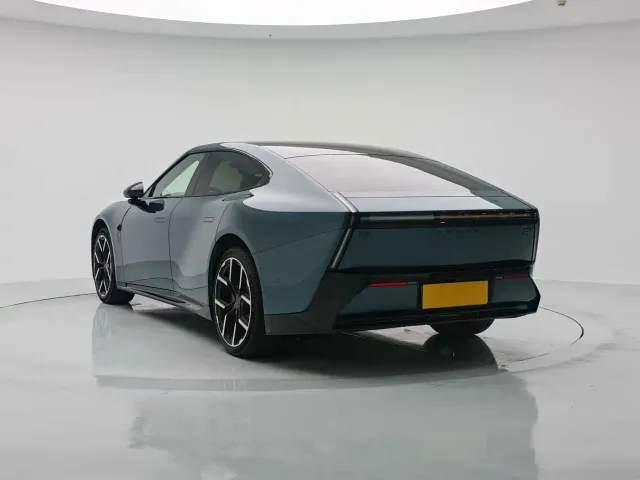 Xpeng P7 — Фото автомобиля 2