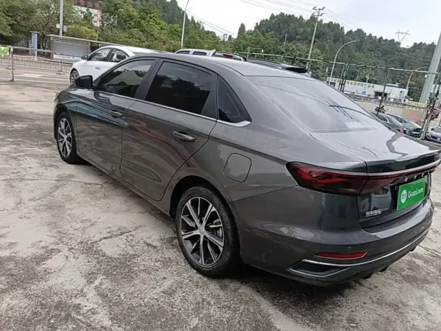 Geely Emgrand — Фото автомобиля 4