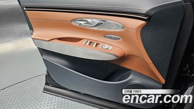 Genesis GV70 — Фото автомобиля 13