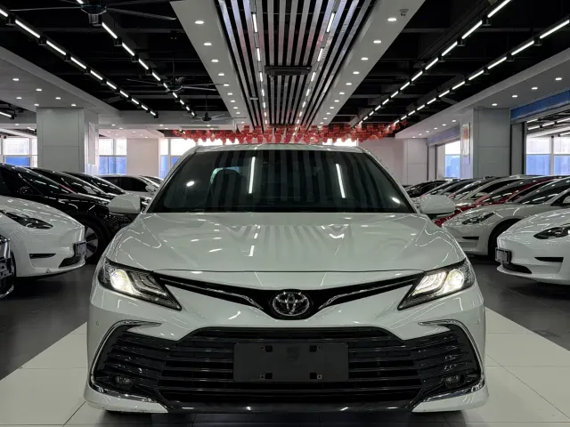 Toyota Camry — Фото автомобиля 2