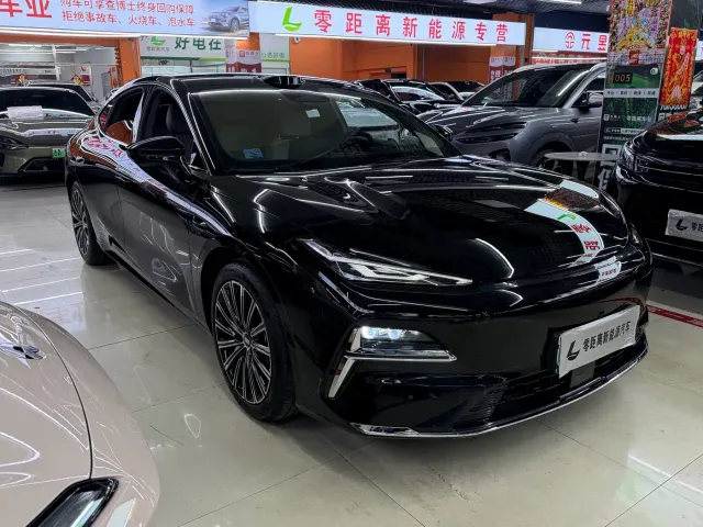 Geely Galaxy Xingyao 8 — Фото автомобиля 3