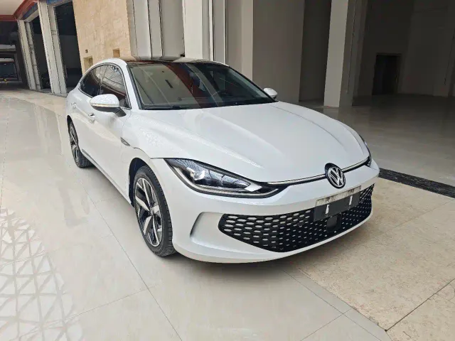Фотография автомобиля — Volkswagen Lamando