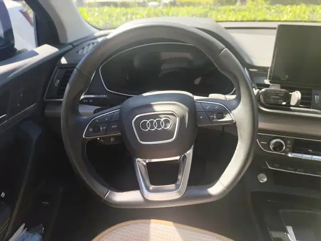 Audi Q5L — Фото автомобиля 15