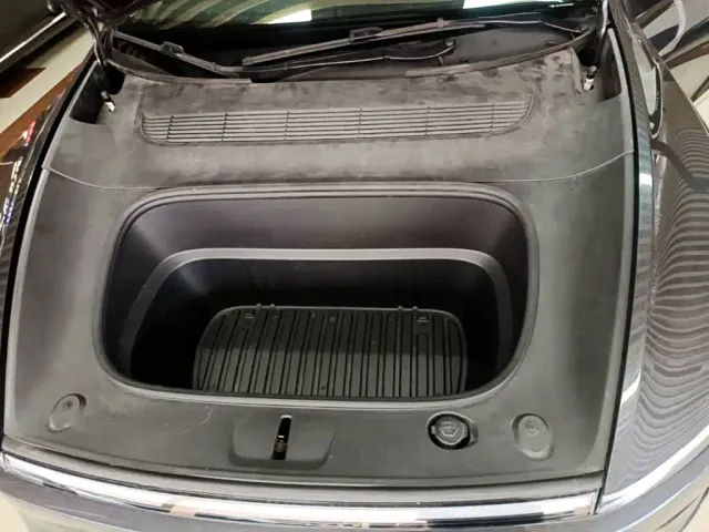 Tesla Model Y — Фото автомобиля 19