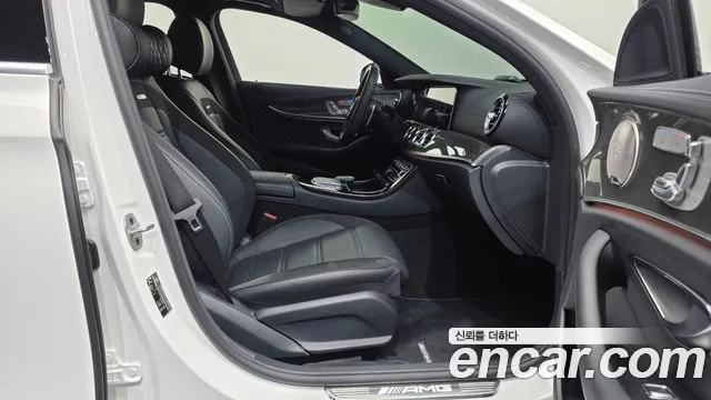 Mercedes-Benz E-Class — Фото автомобиля 11