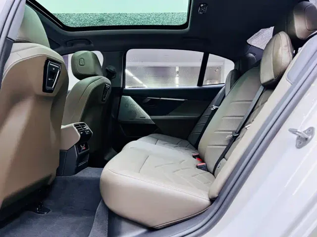 BMW 5 Series — Фото автомобиля 15