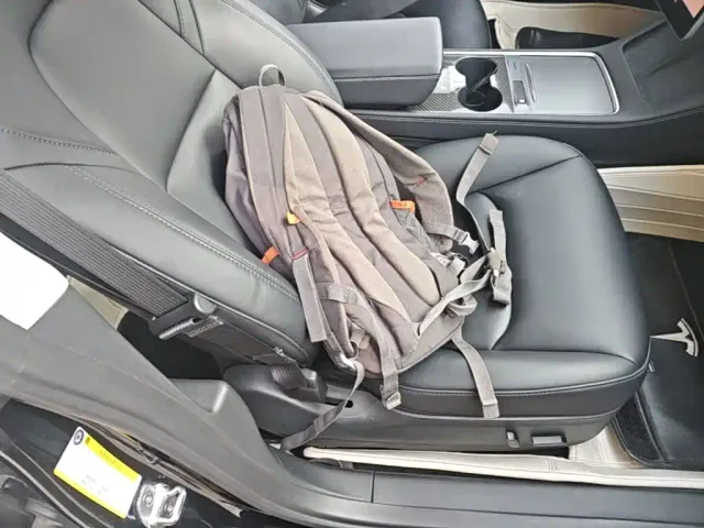 Tesla Model 3 — Фото автомобиля 24