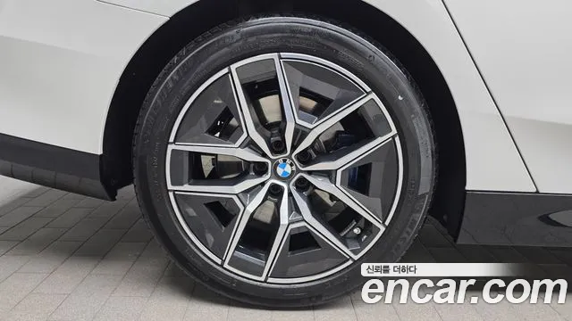 BMW 5-Series — Фото автомобиля 5