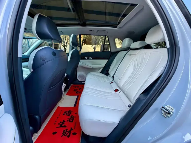Geely Galaxy E5 — Фото автомобиля 9