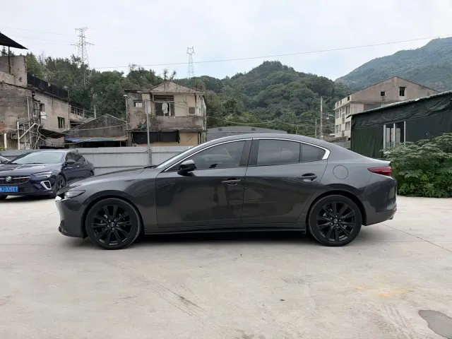 Mazda Axela — Фото автомобиля 2