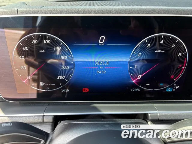Mercedes-Benz GLE-Class — Фото автомобиля 10