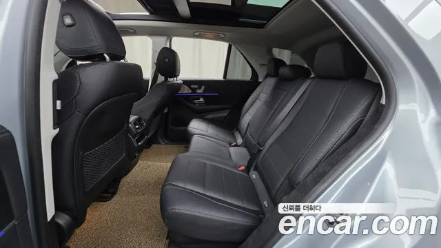 Mercedes-Benz GLE-Class — Фото автомобиля 24