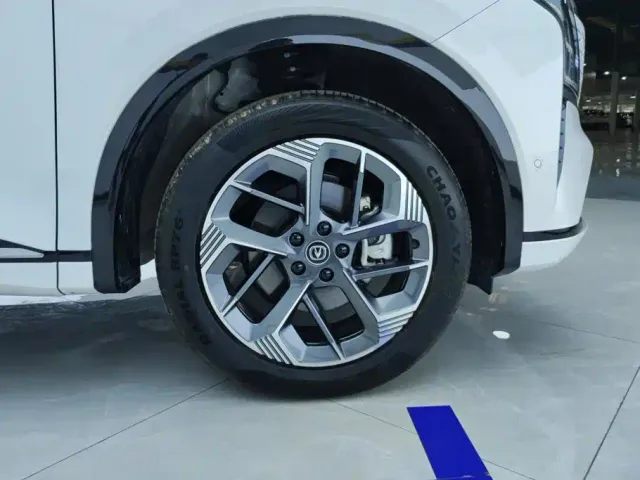 Changan CS75 Plus — Фото автомобиля 6