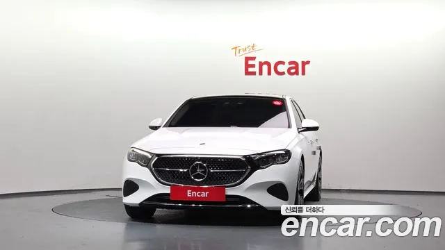 Mercedes-Benz E-Class — Фото автомобиля 3