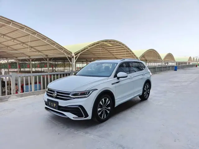 Фотография автомобиля — Volkswagen Tiguan L