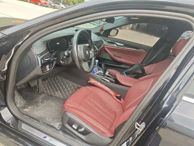 BMW 5 Series — Фото автомобиля 4
