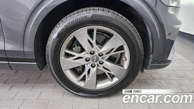 Genesis GV70 2.5T Бензин AWD — Фото автомобиля 5