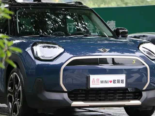 MINI Electric MINI ACEMAN — Фото автомобиля 15