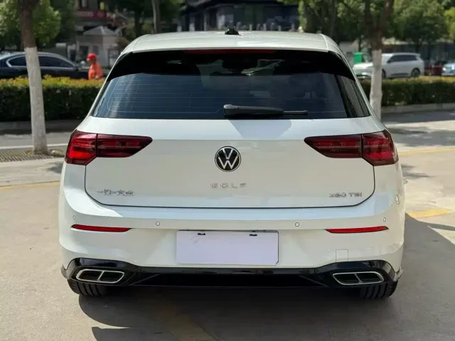 Volkswagen Golf — Фото автомобиля 3