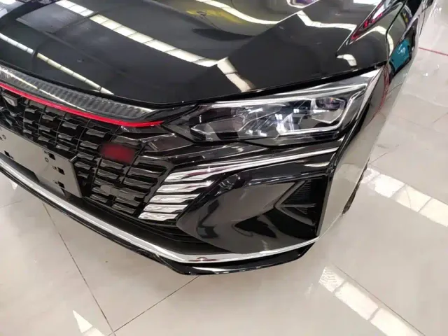 Dongfeng Yixuan MAX — Фото автомобиля 23