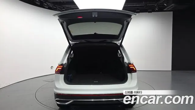 Volkswagen Tiguan Tiguan 2 поколение 2.0 TDI Prestige — Фото автомобиля 16