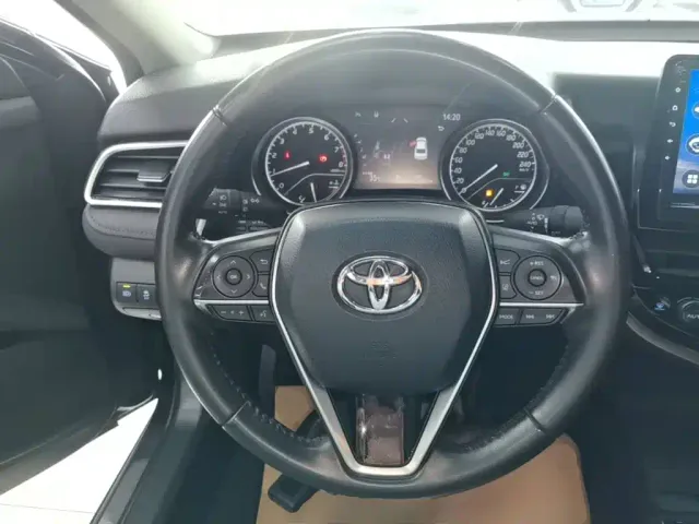 Toyota Camry — Фото автомобиля 10