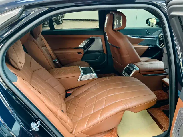 BMW 7 Series — Фото автомобиля 7